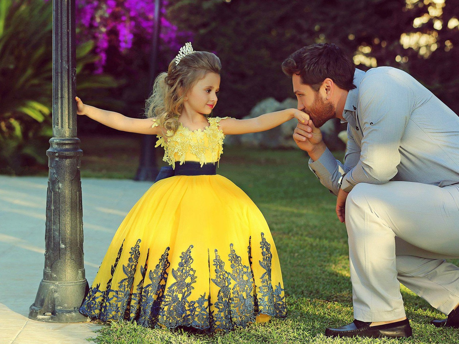 Kas šogad modē bērnudārza izlaiduma kleitām? Izvēlies un sapos savu meitu!