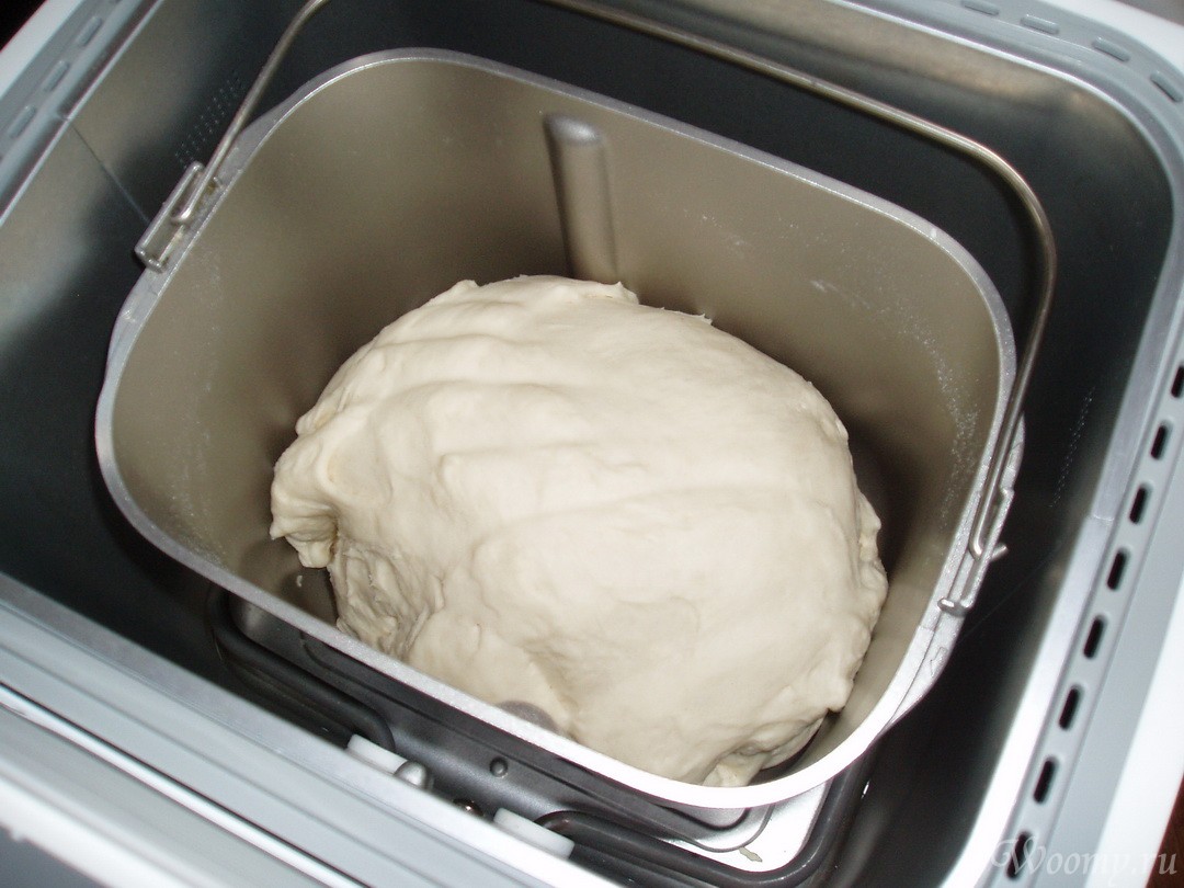 Рецепт дрожжевых пирожков в хлебопечке. Тесто в хлебопечке. Тесто на хлеб в хлебопечке. Тесто для теста в хлебопечке. Хлебопечка с замесом теста.