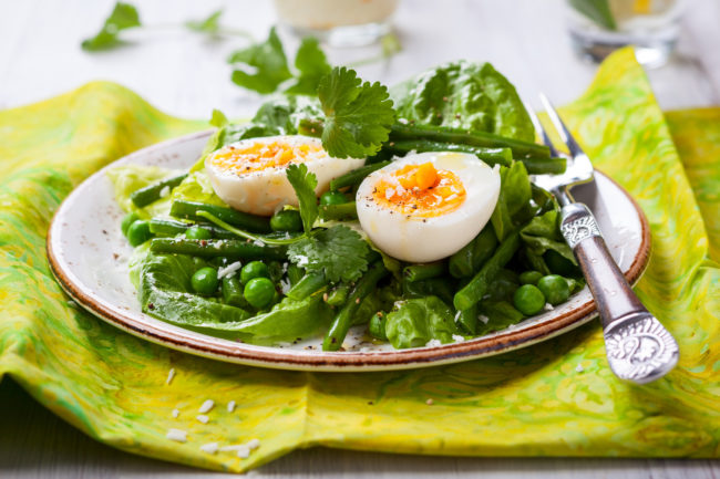 Spring salad with green beans,pea and eggs