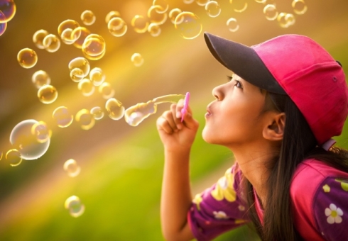 Kako napraviti mjehuriće sapuna kod kuće. DIY SOAP BUBBLES ROCIS - Recepti. Kako napraviti velike mjehuriće sapuna. Domaći mjehurići sapuna s glicerinom i bez glicerina. Kako napraviti mjehuriće sapuna koji se ne spajaju