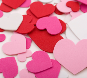 วิธีการสร้างหัวใจของกระดาษด้วยมือของคุณเอง ลายฉลุและรูปแบบหัวใจ วิธีการสร้างหัวใจจำนวนมากจากกระดาษ หัวใจ Origami จากหน้ากระดาษ