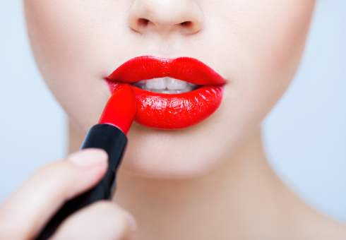 Cara Meningkatkan Bibir dengan Makeup. Cara Meningkatkan Bibir secara Visual