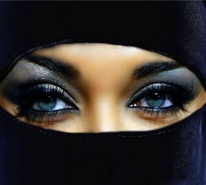 Ako urobiť arabský make-up krok za krokom. Arabský make-up pre Karich, zelené, modré oko