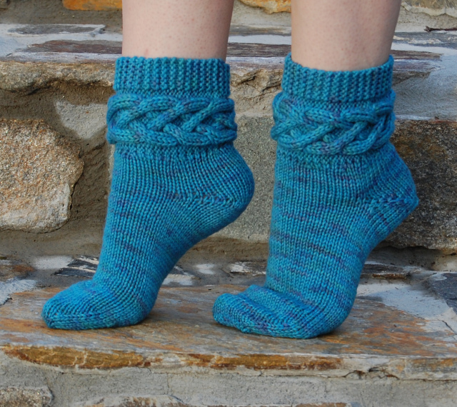 How to knit socks with knitting needles for beginners. Knitted socks - schemes and description