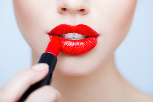 Как увеличить губы с помощью макияжа. Как визуально увеличить губы