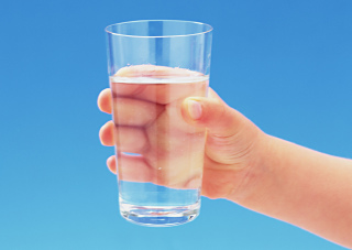 Os benefícios da água derretida