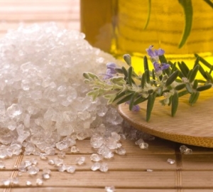 Как да се готви една домашна скраб от морска сол