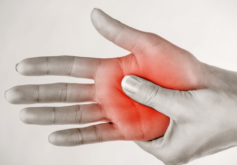 ทำไมคุณถึงรู้สึกถึงนิ้วมือในมือของคุณ - เหตุผล? จะทำอย่างไรถ้าคุณไม่ทำนิ้วกลางคืน นิ้วมือซ้ายและขวา - การรักษา