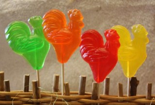 როგორ გააკეთოს lollipops შაქარი სახლში სახლში. საუკეთესო რეცეპტები Candy შაქარი ეტაპობრივად. როგორ საზ შაქრის lollipops in moulds და გარეშე ფორმები