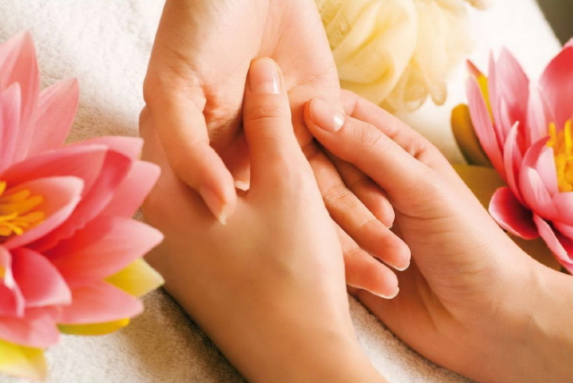 Massage hands