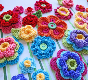 Cum să legați o floare cu un croșetat sau ace de tricotat. Flori de tricotat - Schemă, descriere, Lecție de tricotat