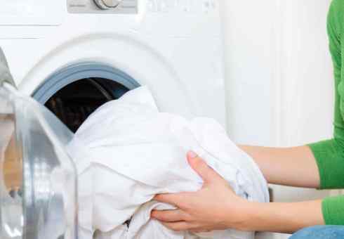 Är det möjligt att tvätta filten i tvättmaskinen. Hur man tvättar din bomulls filt, från ull, ner, bambu, cykel, synteton - instruktioner