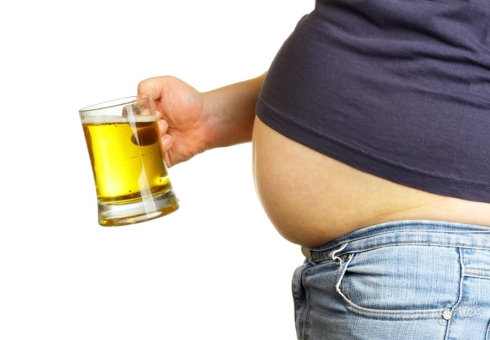 Causas de barriga de cerveja em mulheres e homens. Como se livrar do abdômen de cerveja em casa