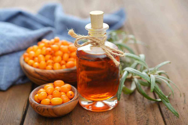 Penggunaan minyak buckthorn laut untuk kulit wajah. Masker wajah dengan minyak buckthorn laut di rumah