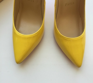 Fashionable women's shoes. From what to wear yellow shoes