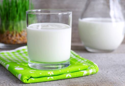 Čo môže byť pripravený z kyslého mlieka doma. Chutné recepty z kyslého mlieka s fotografiami. Čo sa jedla môžu byť vyrobené z kyslého mlieka. Čo je potrebné robiť z kyslého mlieka v pomalom hrnci