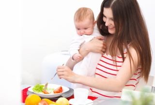 Cara menurunkan berat badan setelah melahirkan saat menyusui. Makanan dan latihan untuk menurunkan berat badan dengan menyusui