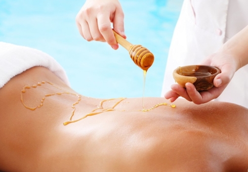 Honey massage: the benefits and rules of holding at home