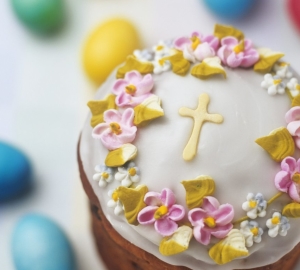 نحوه طبخ کیک برای عید پاک: بهترین دستور العمل کیک