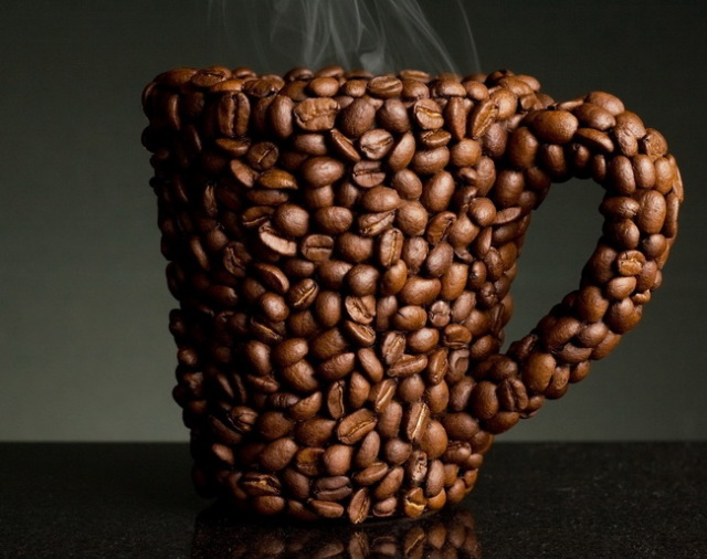 Ako vyrobiť remeslá z kávových zŕn doma. Remeslá z kávových fazule nevlastní sa sám s fotografiami