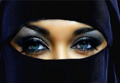 چگونه به گام آرایش عربی به گام. آرایش عربی برای Karich، سبز، آبی چشم