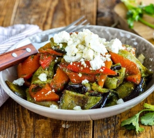 Saladas de berinjela saborosas para todos os dias - receitas, fotos