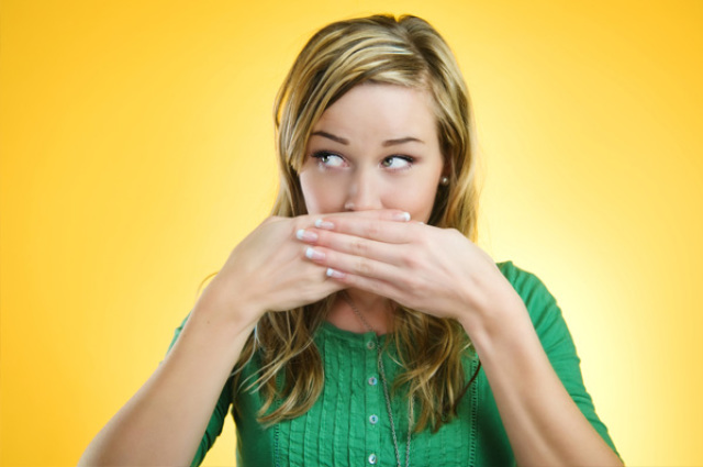 Hur man kan bli av med lukten i munnen