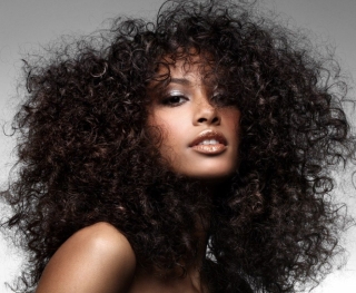 როგორ გააკეთოთ Afro Curls სახლში. Afro Curls დიდხანს, მოკლე და საშუალო თმა, ფოტო