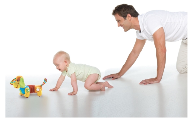 Kako podučavati beba puzati