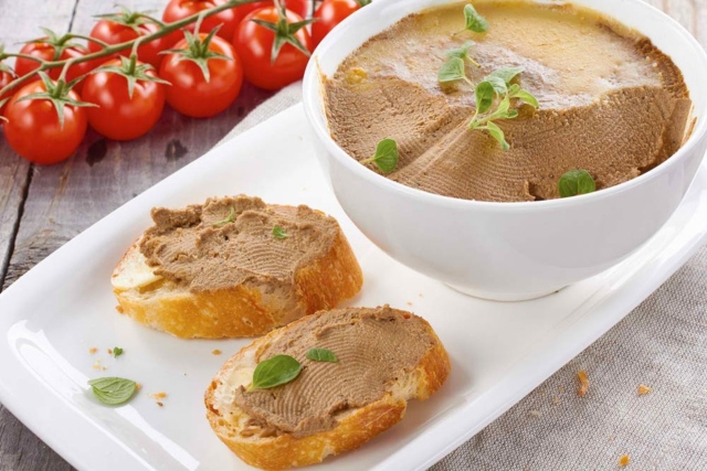 How to prepare a chicken liver pate at home. How to make liver chicken liver pate - Delicious recipes with photos